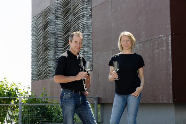 Winzerin Silke Mayr und Kellermeister Michael Nastl